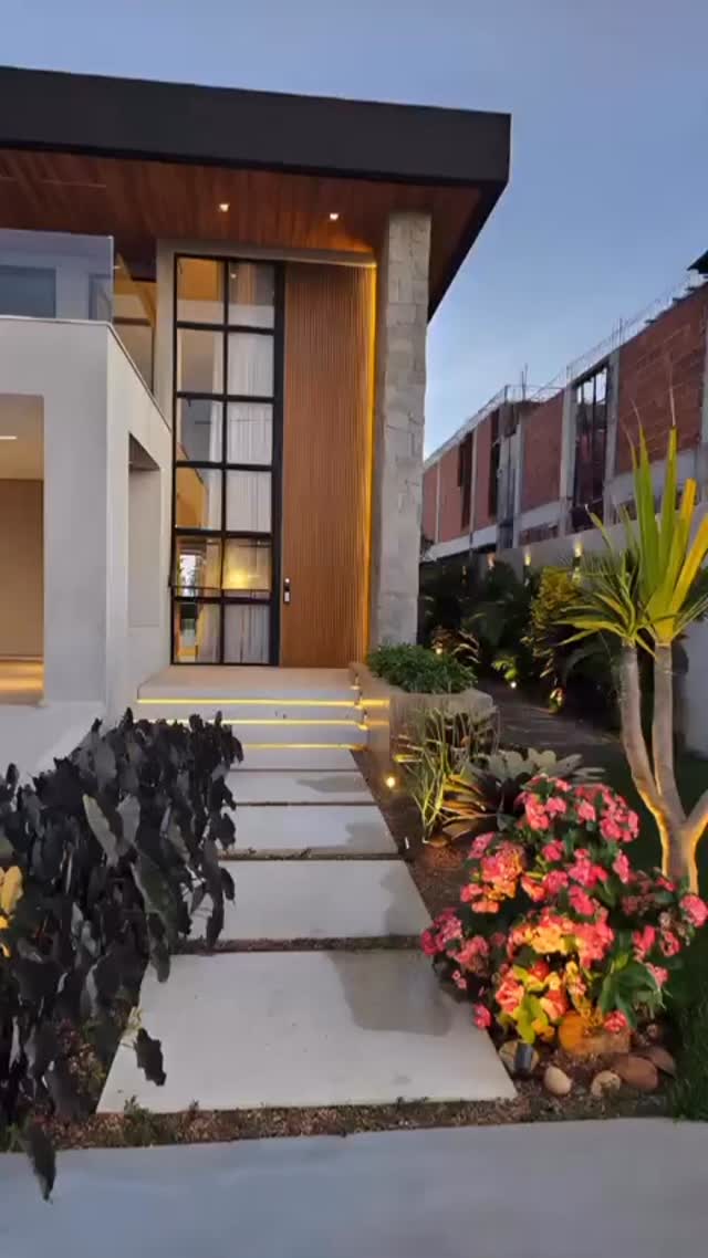 Mais um paisagismo realizado pela Novo Garden, com cuidado, planejamento e amor em cada detalhe #novogarden #natureza #paisagismo #plantas #amor